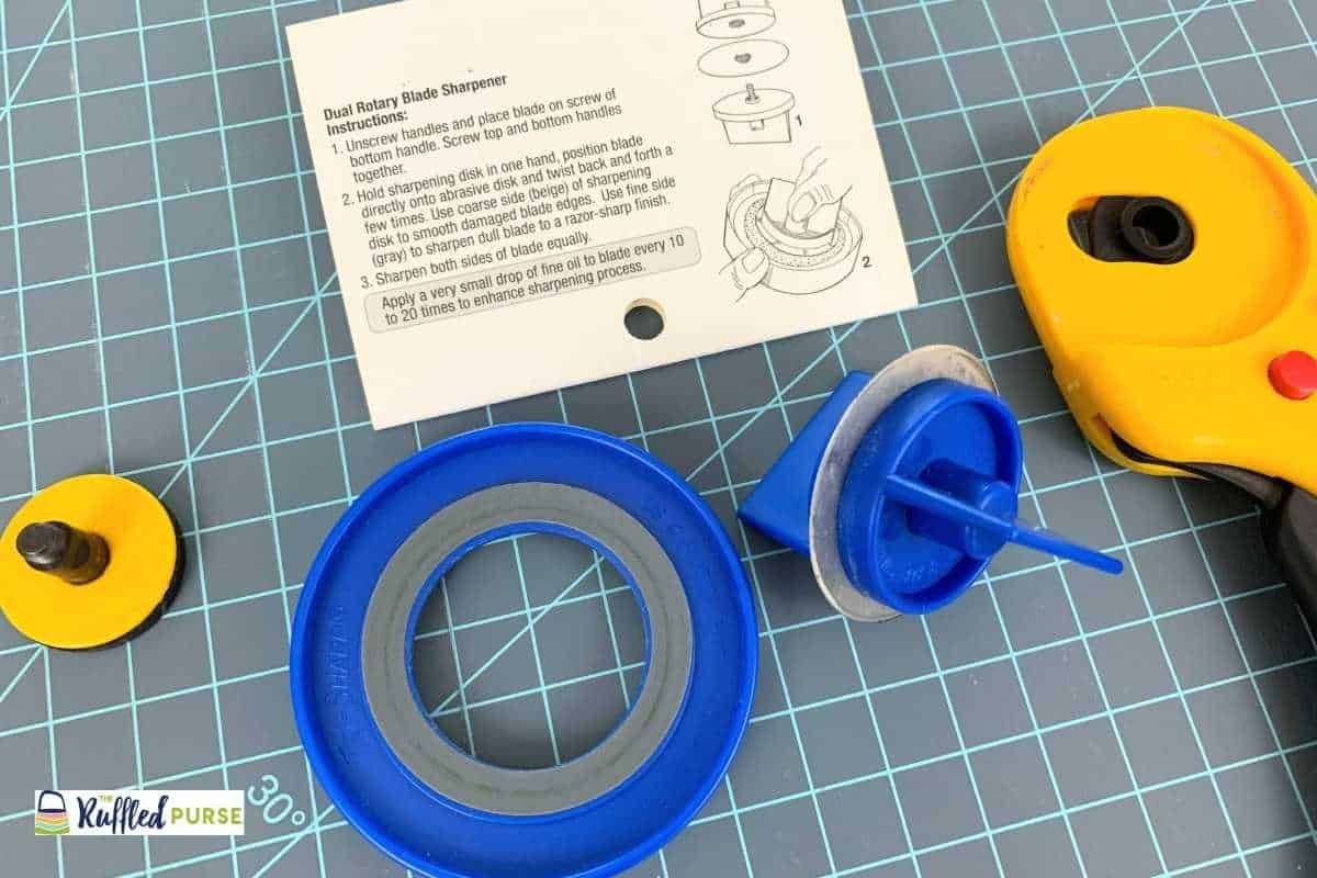 How to Use a Rotary Cutter The Ruffled Purse®
