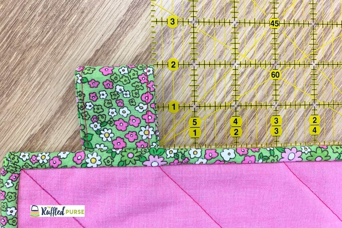 How to Hang a Quilt with a Dowel Rod and Tabs The Ruffled Purse®